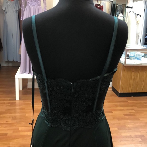 ⭐️SOLD⭐️ Prom or bridesmaid dress, green with lace - Picture 5 of 8
